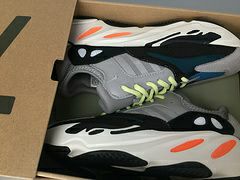 Picture of Yeezy 700 _SKUfc4221129fc